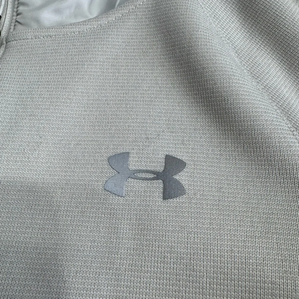 Under Armour Cold Gear Storm White Light Jacket Size XS Loose - Picture 3 of 8